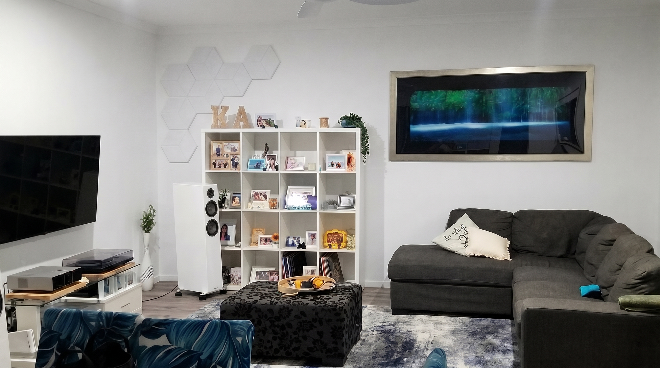 Final right-side acoustic treatment layout selected through the AudioBro V2 consultation.